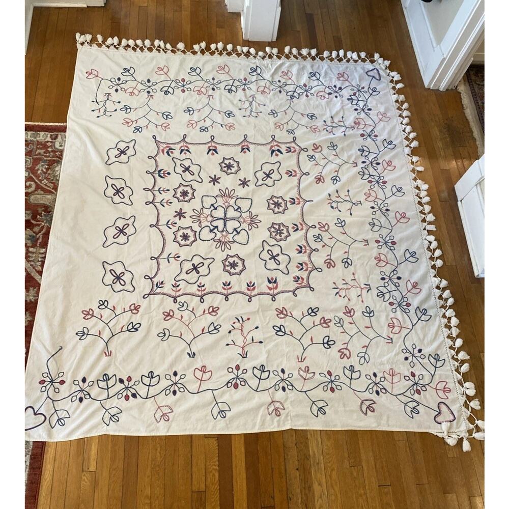 Vtg 50s Traditional Crewel Work Hand Embroidered Floral Tassels Bedspread 81x92